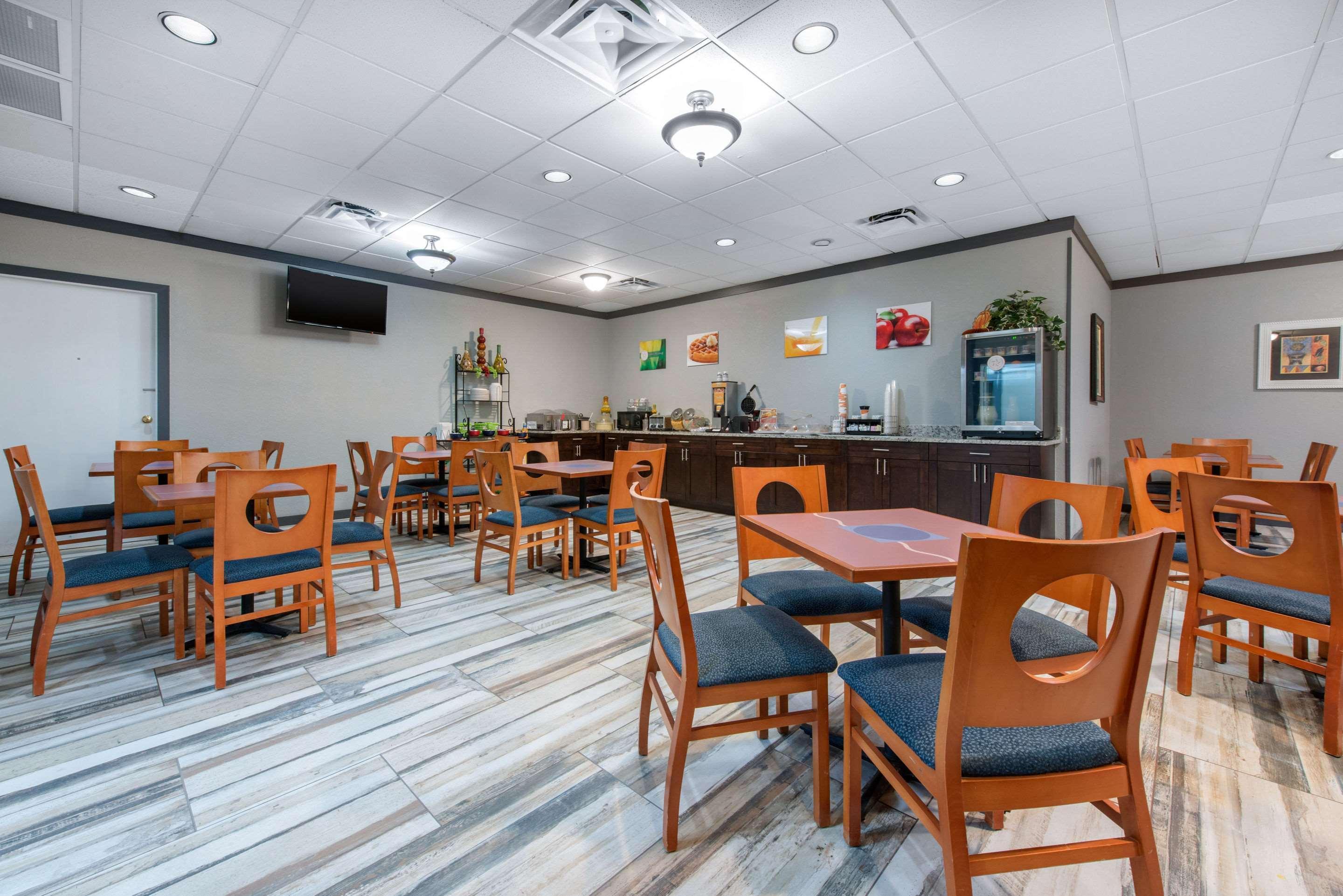 Quality Inn & Suites Brooksville I-75-Dade City Ridge Manor Exterior photo