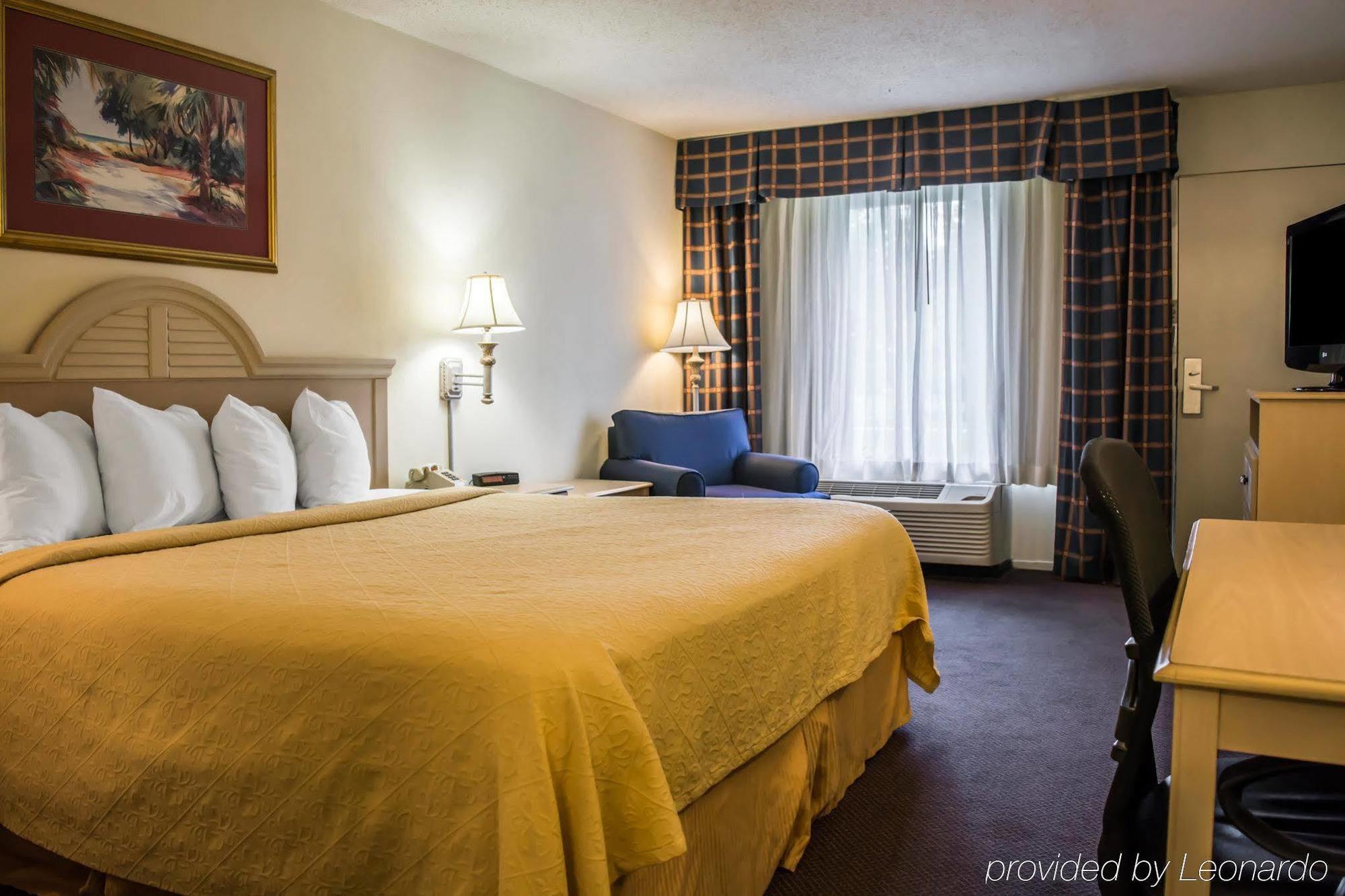 Quality Inn & Suites Brooksville I-75-Dade City Ridge Manor Exterior photo