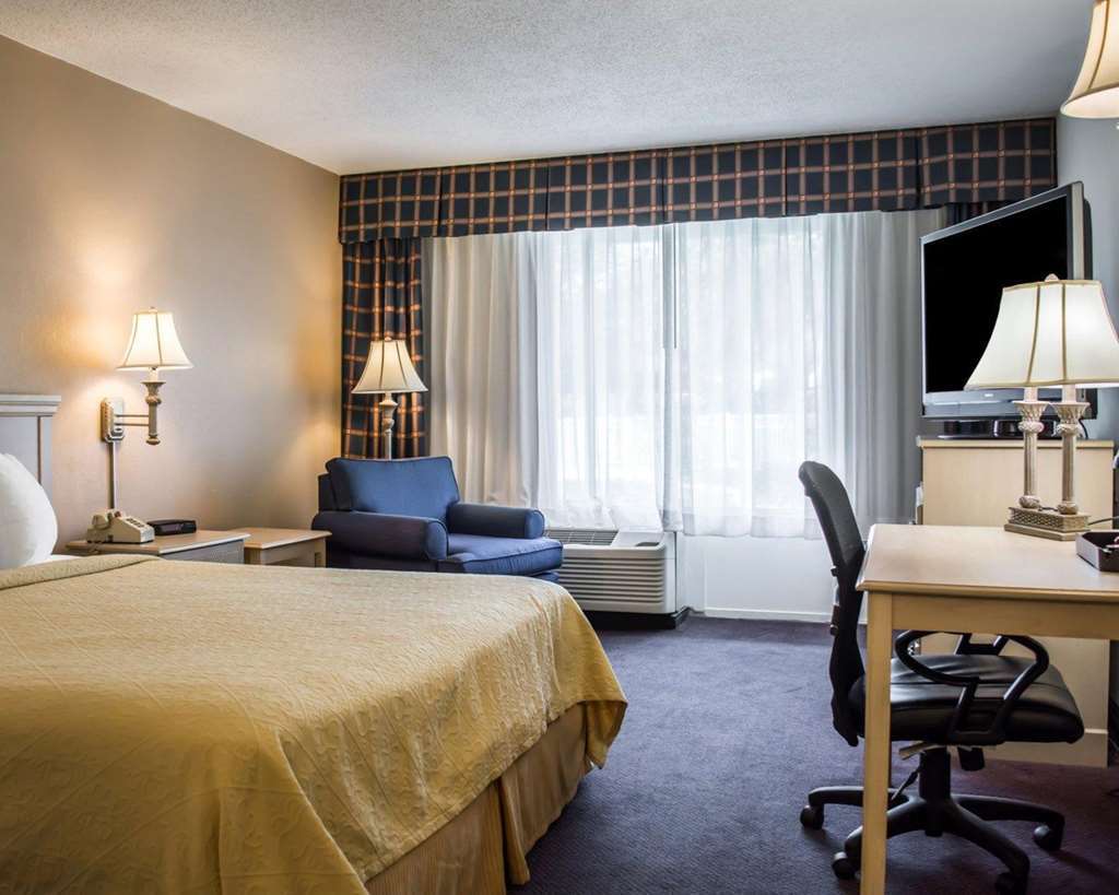 Quality Inn & Suites Brooksville I-75-Dade City Ridge Manor Room photo