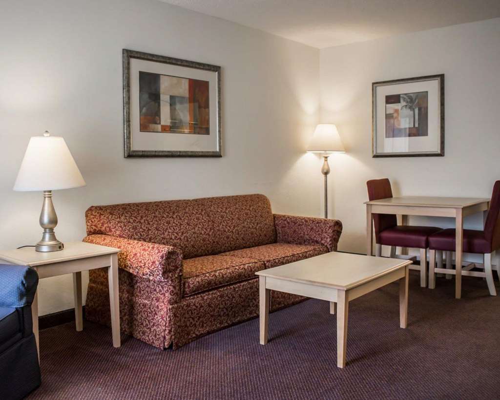 Quality Inn & Suites Brooksville I-75-Dade City Ridge Manor Room photo