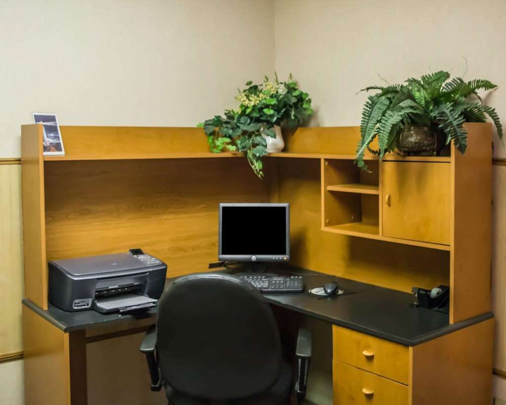 Quality Inn & Suites Brooksville I-75-Dade City Ridge Manor Facilities photo